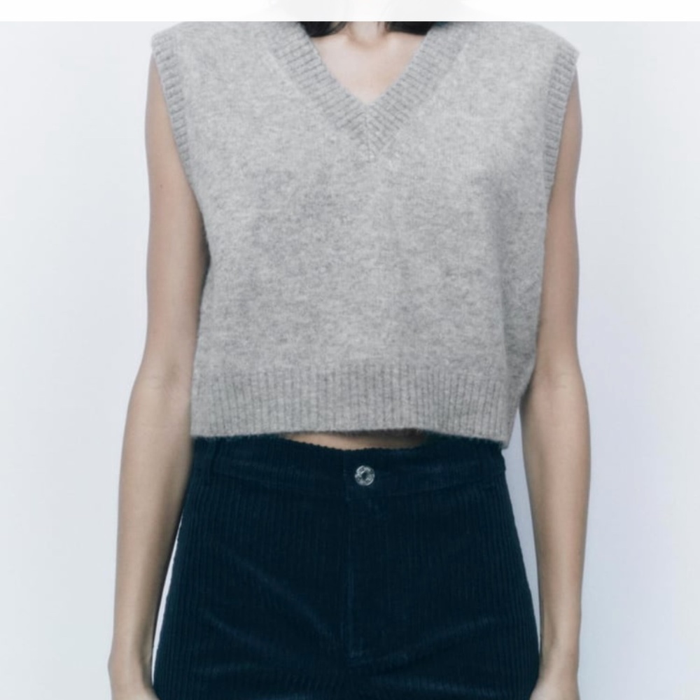 NWT!! Zara Rib Trim Knit Cropped Vest in Mid-Grey (Size S)